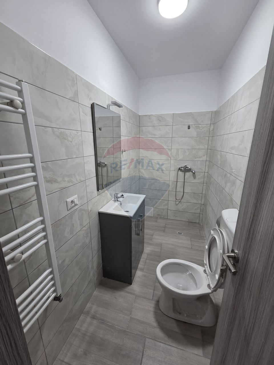 40sq.m Commercial Space for rent, Central area