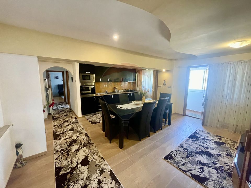 4 room Apartment for sale, Est area