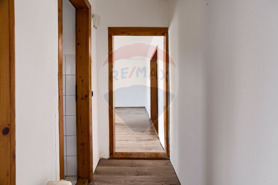 Apartament 3 camere de vânzare parter, pe Calea Aurel Vlaicu