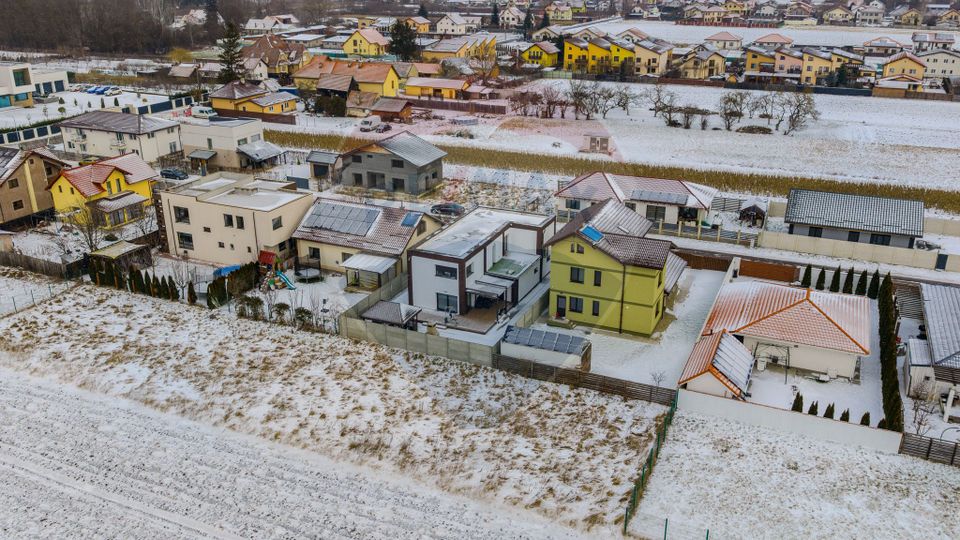 Casă premium în Stupini – finisaje de lux, complet mobilată