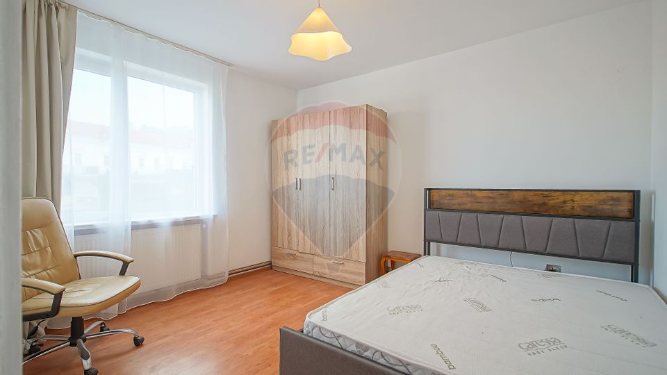 Apartament cu 2 camere de închiriat în zona Central