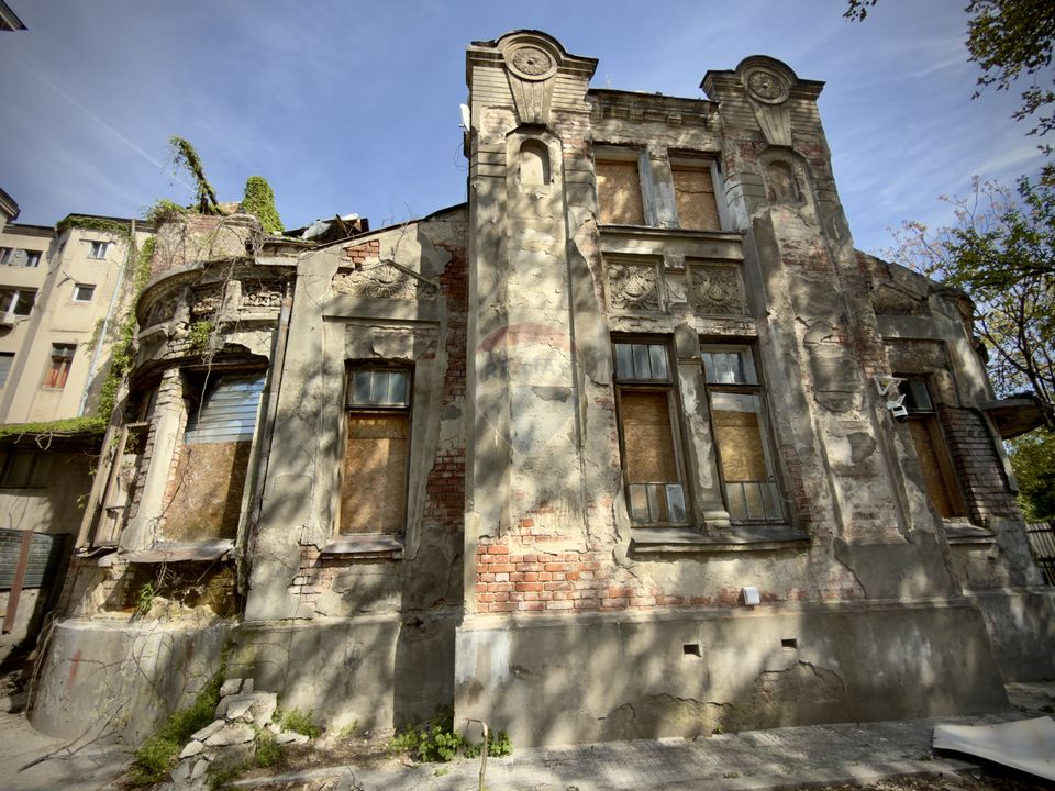 10 room House / Villa for sale, Splaiul Independentei area