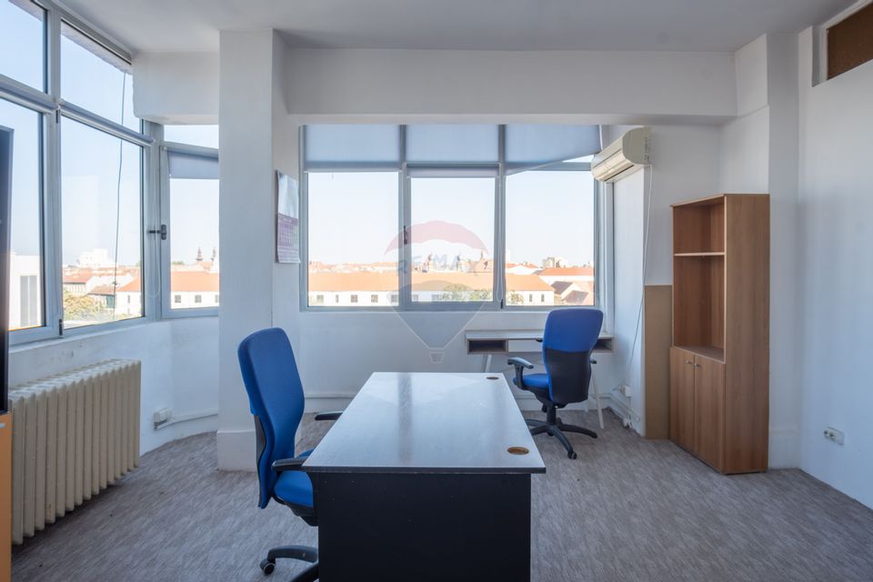 Spațiu de birouri intre 48mp de închiriat în piata 700