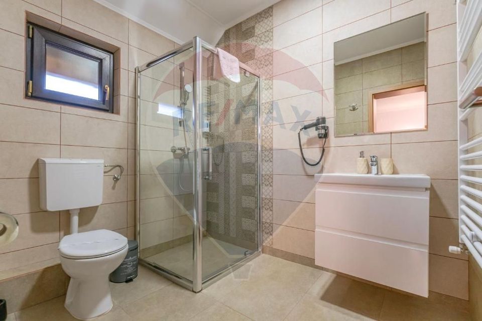 Proprietate turistică cu 14 camere, poziționare excepțională – Râșnov