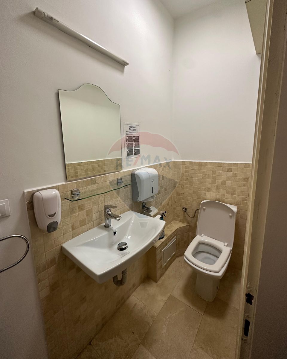 230sq.m Office Space for rent, Ultracentral area