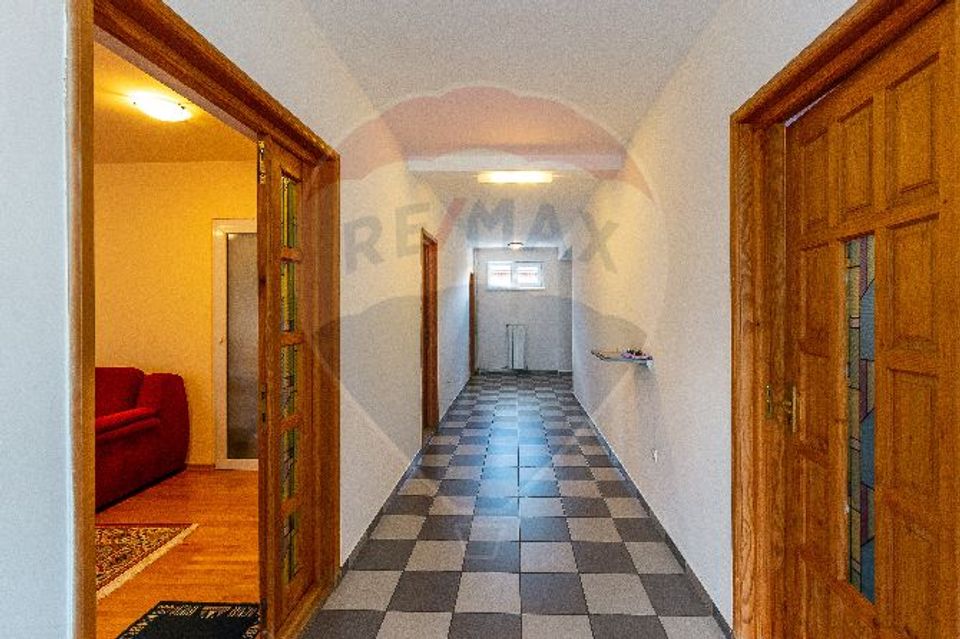20 room House / Villa for sale, CFR area