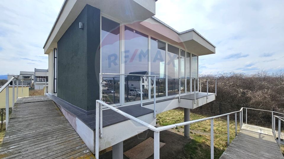 70sq.m Commercial Space for rent