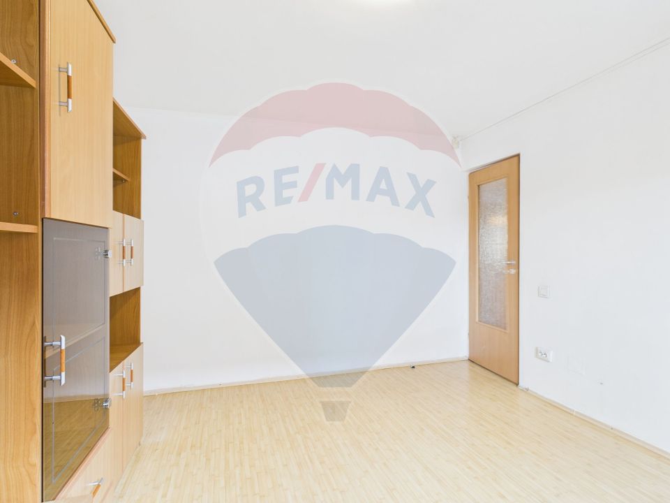 6 room House / Villa for sale, Est area