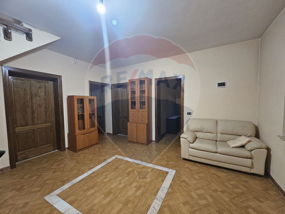 6 room House / Villa for sale