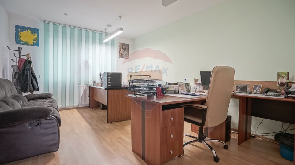 Casa multifunctionala, locuinta si destinatie comerciala Scriitorilor