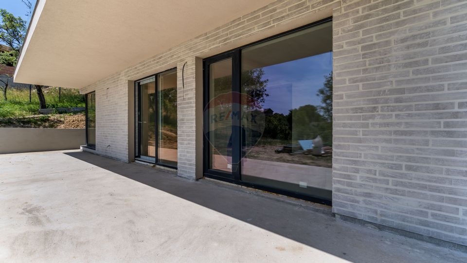 Casa individuala, 5 camere, 60mp terase, teren 750mp,comision 0