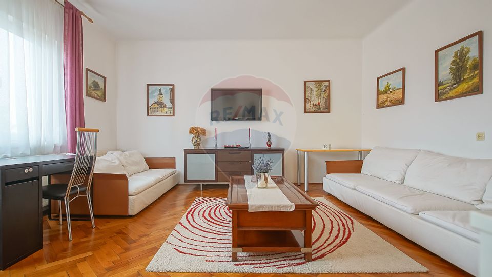 Apartament confortabil, 2 camere de închiriat, locație centrală