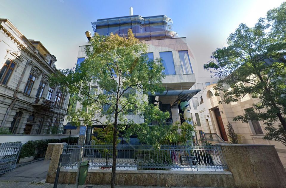 Commercial space with yield for sale -Universiate-