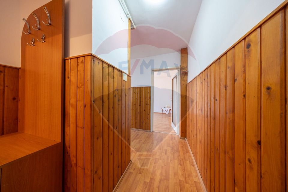 Apartament 2 camere de vanzare Rasnov, Cartierul Florilor, decomandat