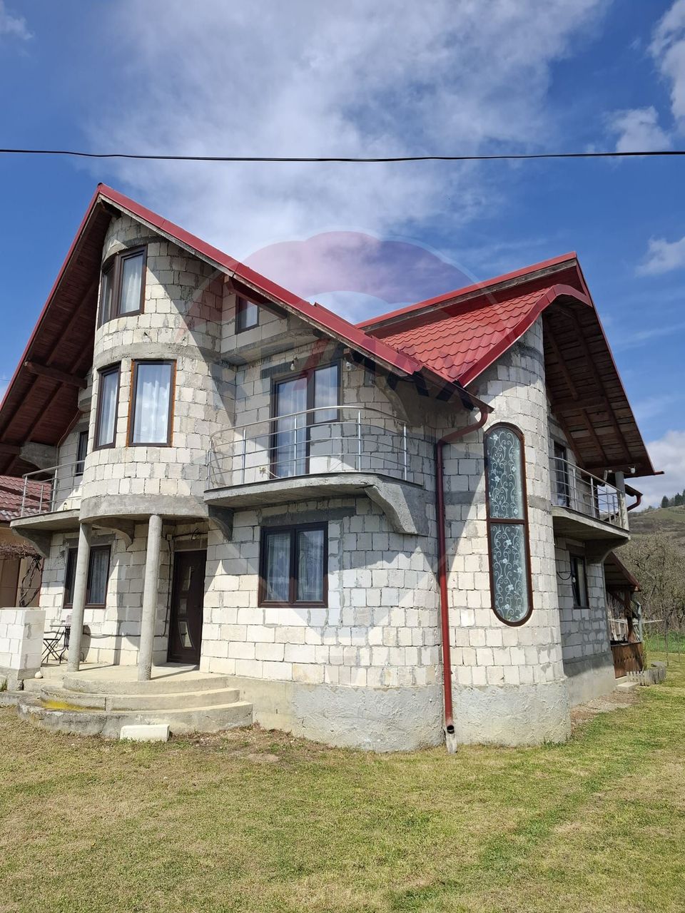 Casă / Vilă cu 5 camere de vânzare