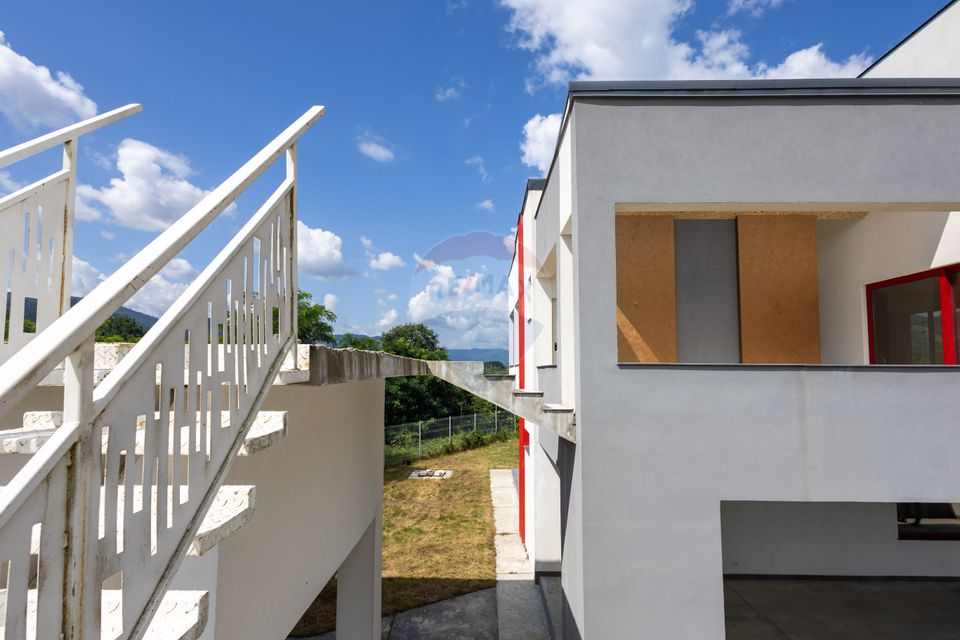 5 room House / Villa for sale