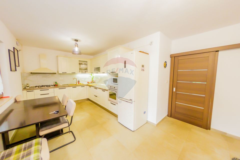 5 room House / Villa for sale, Central area