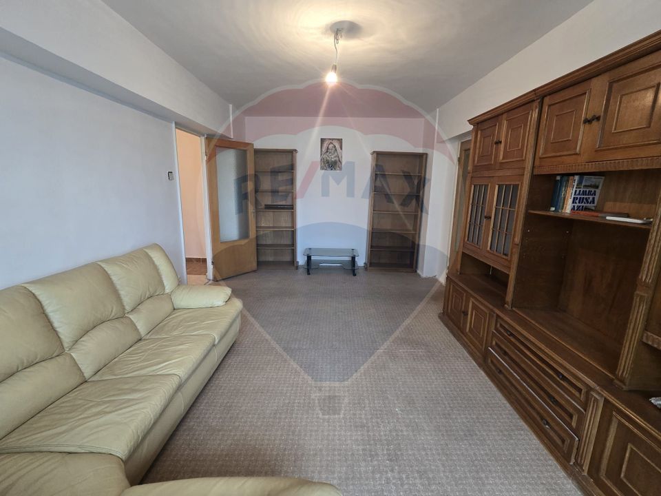 Apartament cu 3 camere de vânzare în zona Bucur Obor