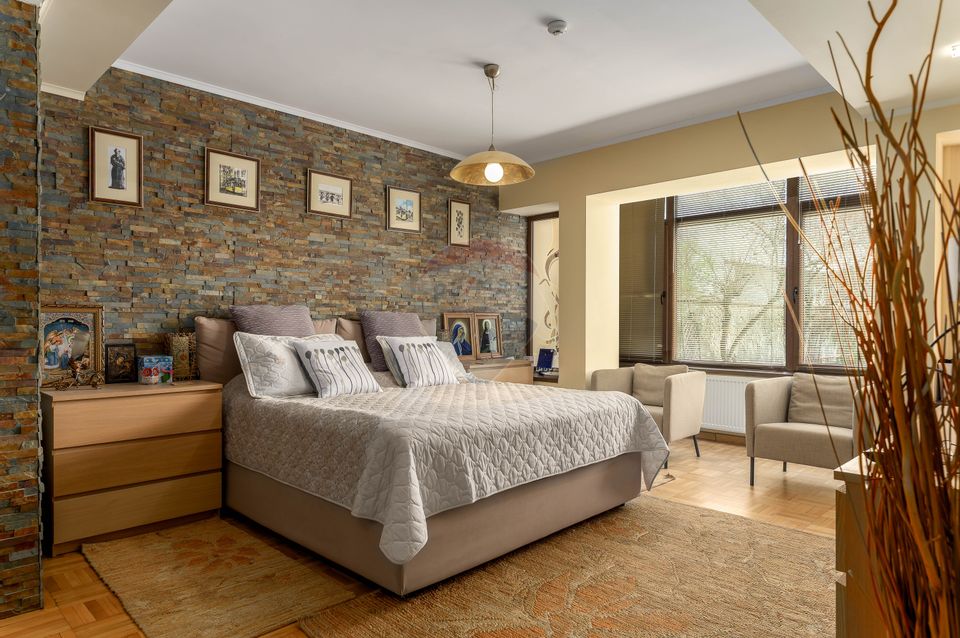 Oferta de sarbatori, discount 10% - Vilă cu parc, piscină și foișor