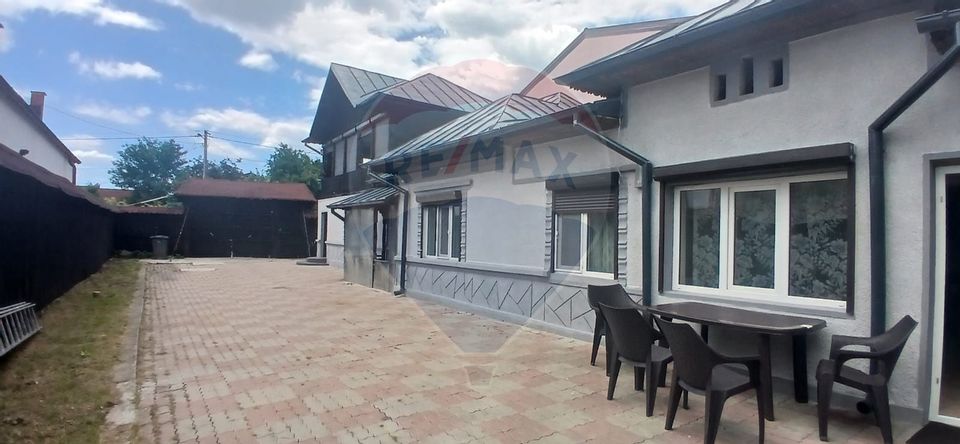 8 room House / Villa for sale