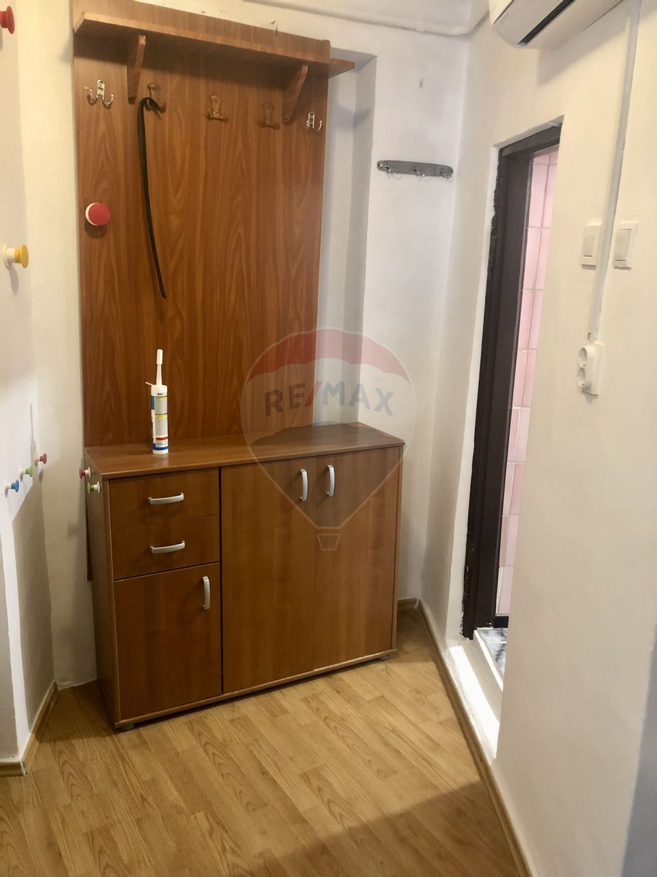 Apartament cu 3 camere de inchiriat zona P-ta Universitatii