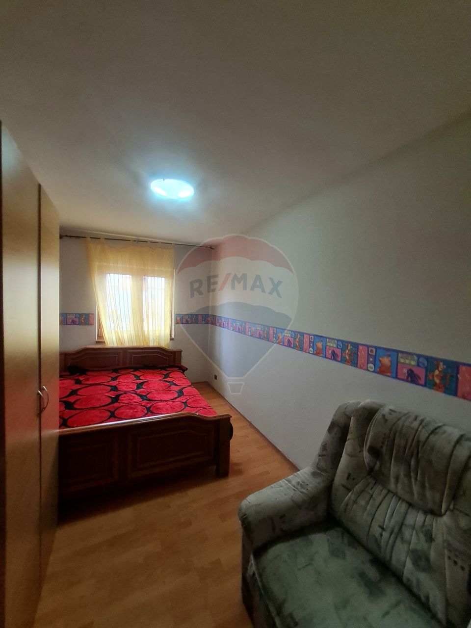 Apartament cu 4 camere de închiriat  langa spitalul judetean