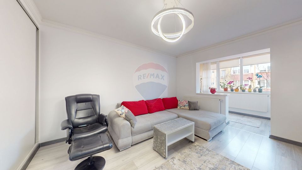 Apartament 3 camere, 2 băi, 2 parcări de vânzare zona Avantgarden 2