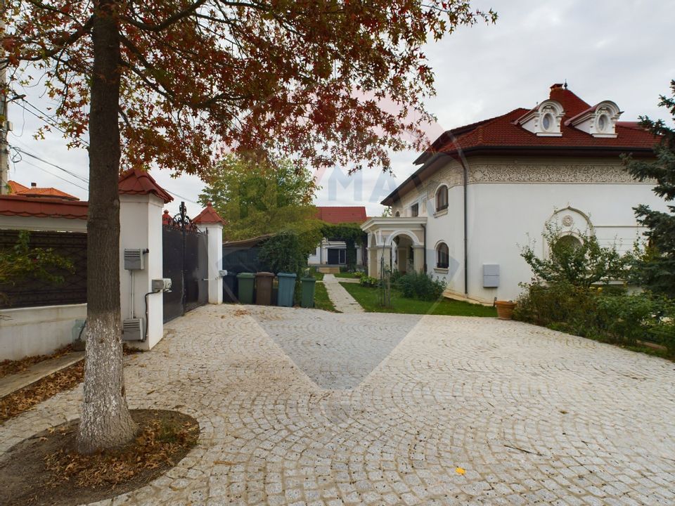 Vila de lux pe malul lacului Balotesti