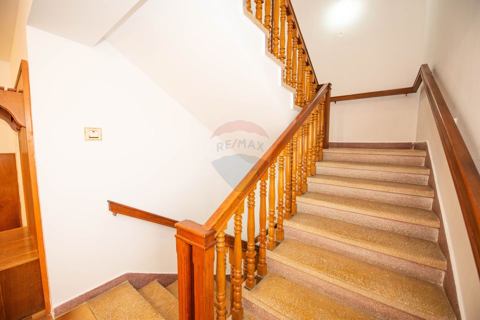 Casa individuala cu 7 camere, de vanzare 250 mp utili,  Buzau