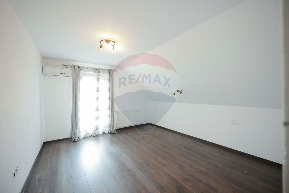 Casă 4 Camere cu Garaj, Construită de Proprietar, Cartier Episcopia