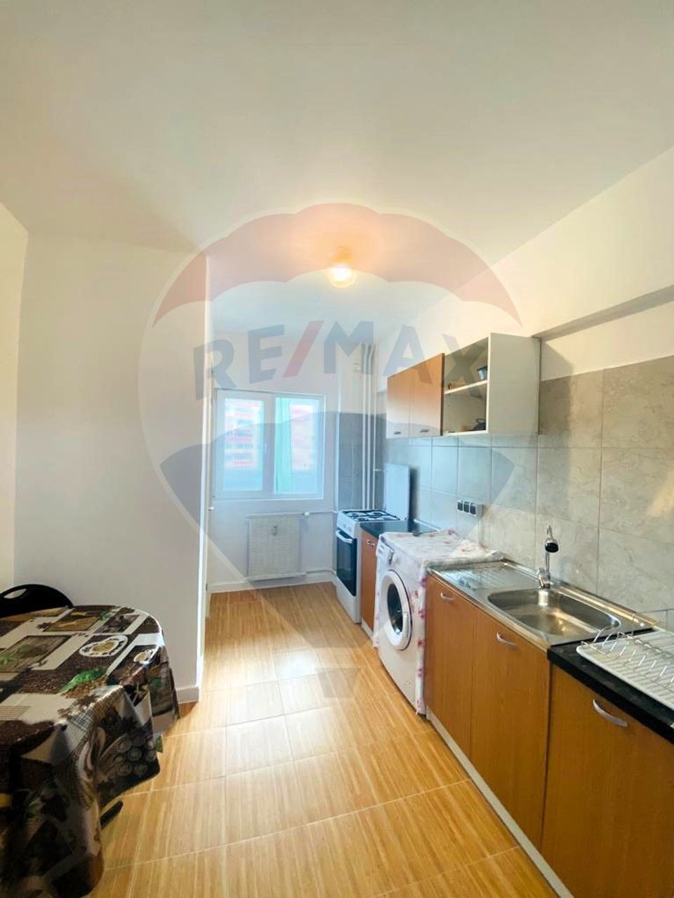 Apartament cu 3 camere la Piata Berceni