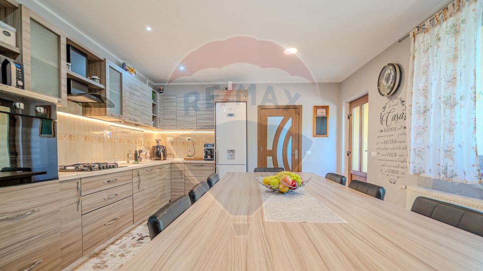 5 room House / Villa for sale