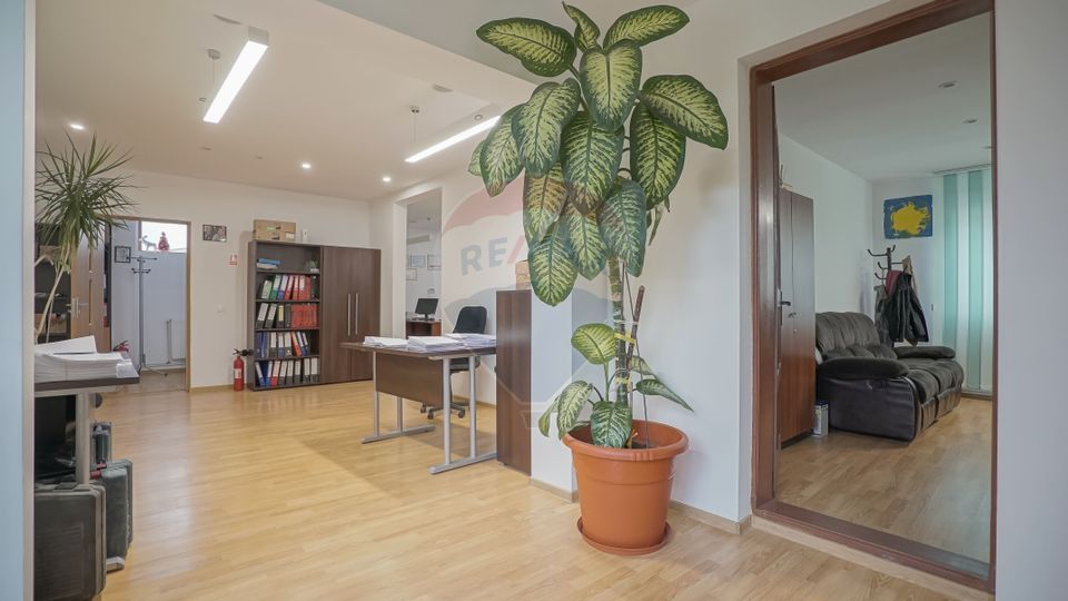 Casa multifunctionala, locuinta si destinatie comerciala Scriitorilor