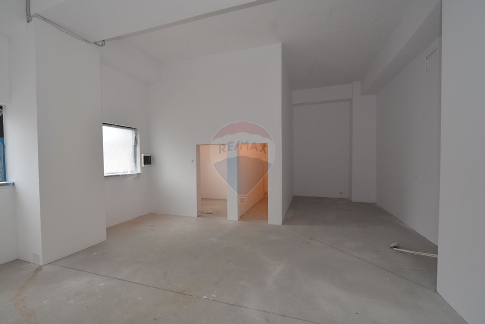 120sq.m Commercial Space for rent, Titulescu area