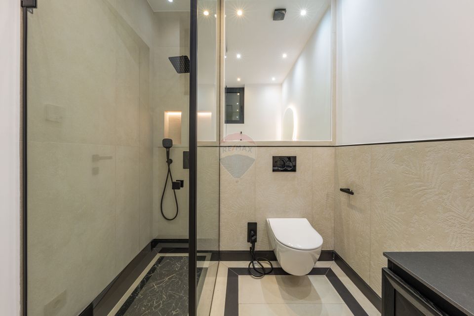 Vila cu 4,5,6  camere de vanzare in Marina Snagov