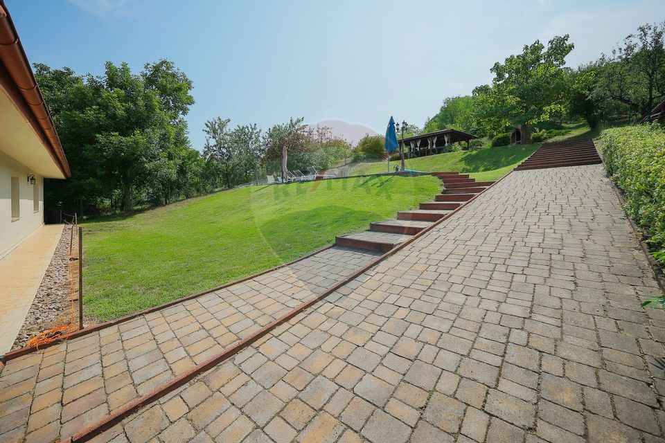 Vilă mediteraneană premium cu piscină, de vânzare, zona Dealuri Oradea