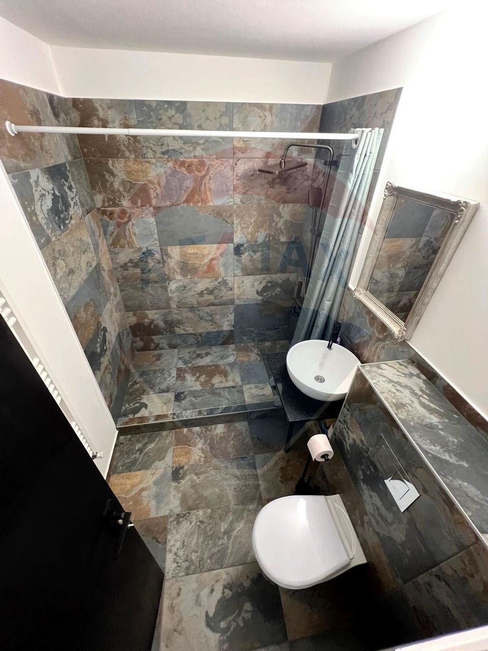 Apartament spațios de închiriat, strada Năsăud, bloc cu lift