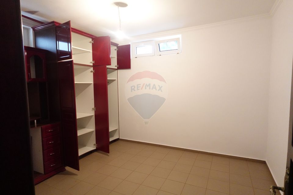 9 room House / Villa for sale, Titulescu area