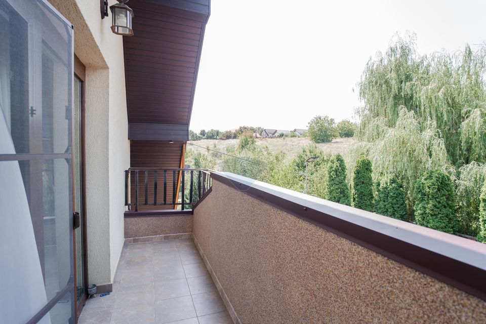 0% Comision - VILA de LUX de vânzare – Cu iaz natural