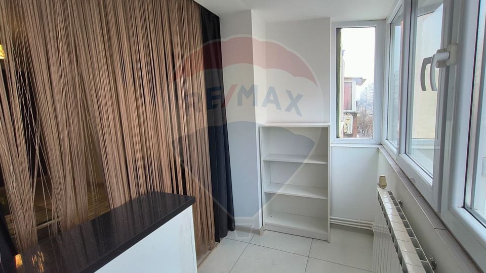 Apartament cu 3 camere de închiriat în Micro 19 Galați