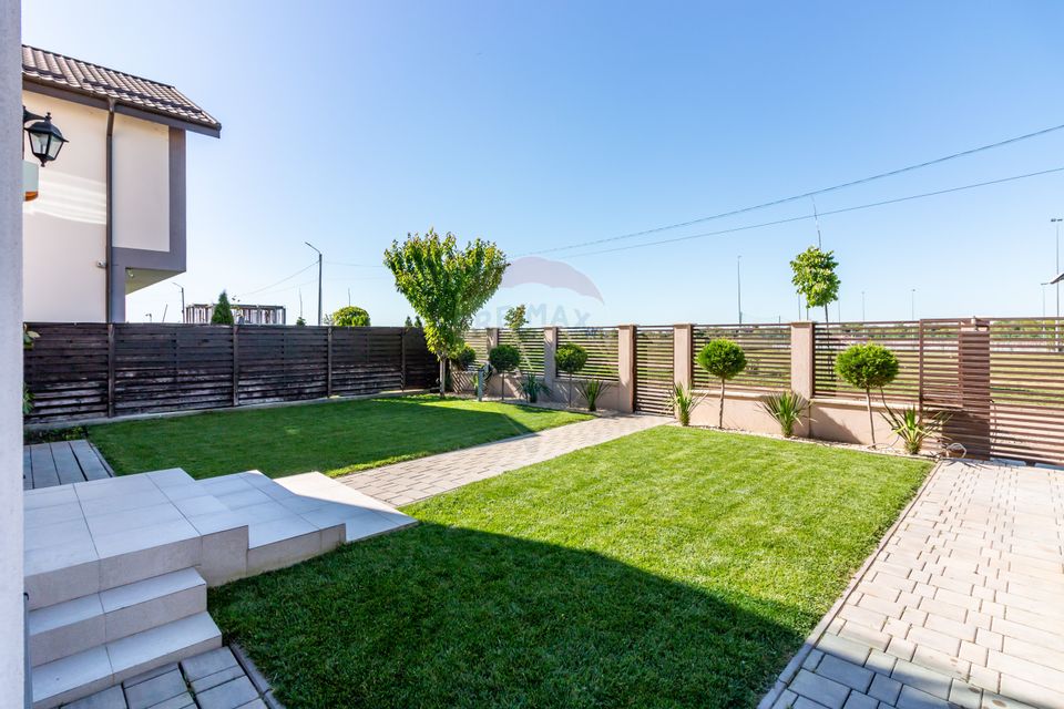 Vanzare Vila Individuala mare | 7 camere, 2 terase | P+1+2R | Curte