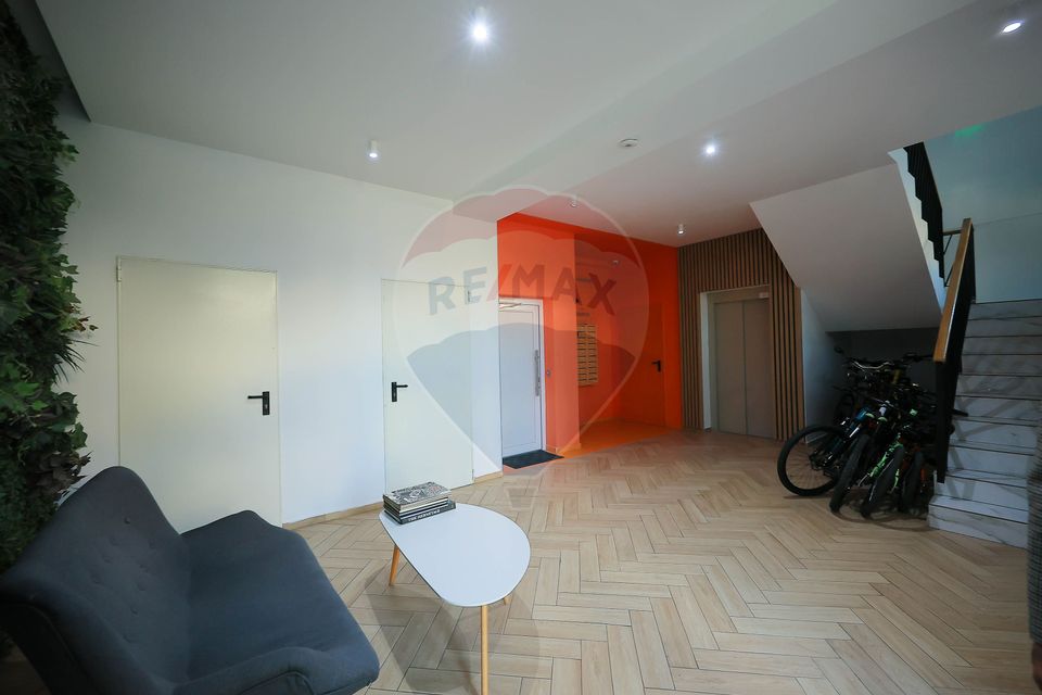 Penthouse tip Loft, 3 camere, pe două niveluri, cu terase de 108 mp