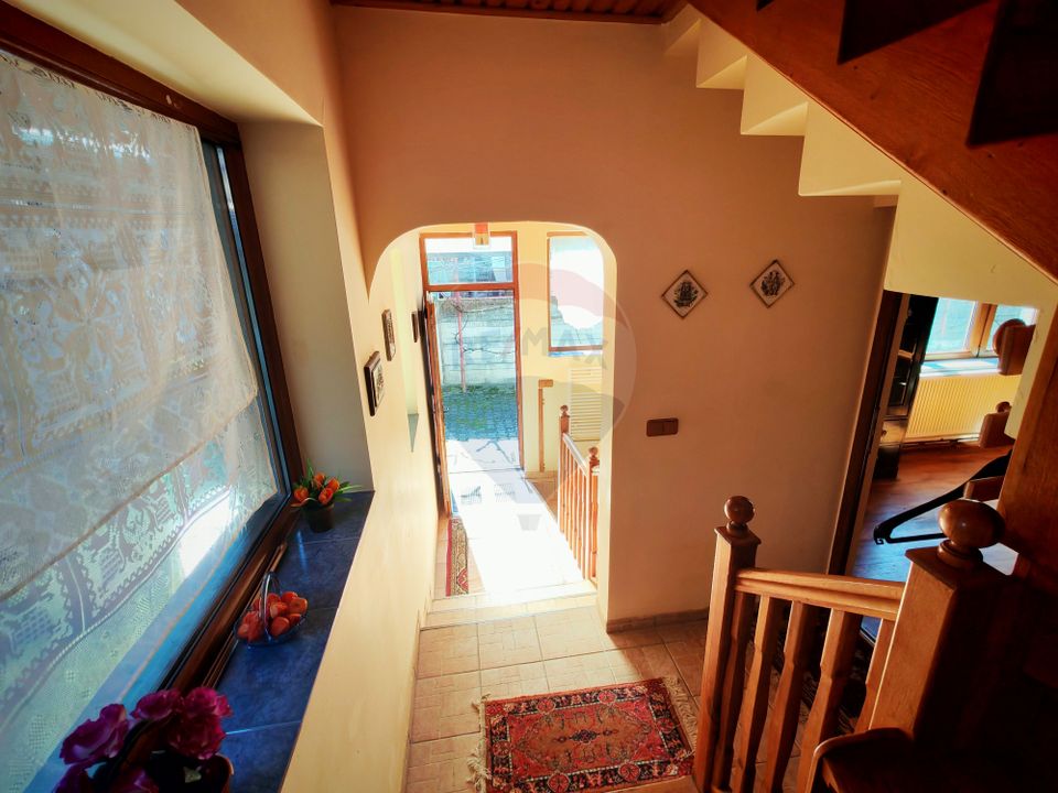 Casă spațioasă cu panoramă superbă+garsonieră separată, venit pasiv.