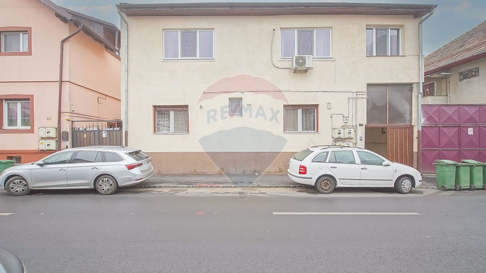 4 room Apartment for sale, Tractorul area
