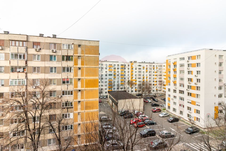 Apartament cu 3 camere de vânzare în zona Sebastian