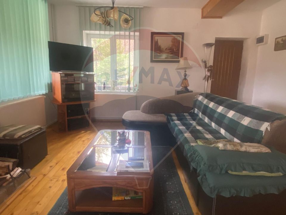 DE VANZARE Casă / Vilă cu 6 camere  Podul Dambovitei/ Arges