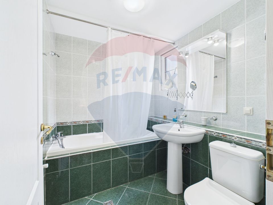 De vanzare | Vila in Paradisul Verde cu gradina si padure proprie |