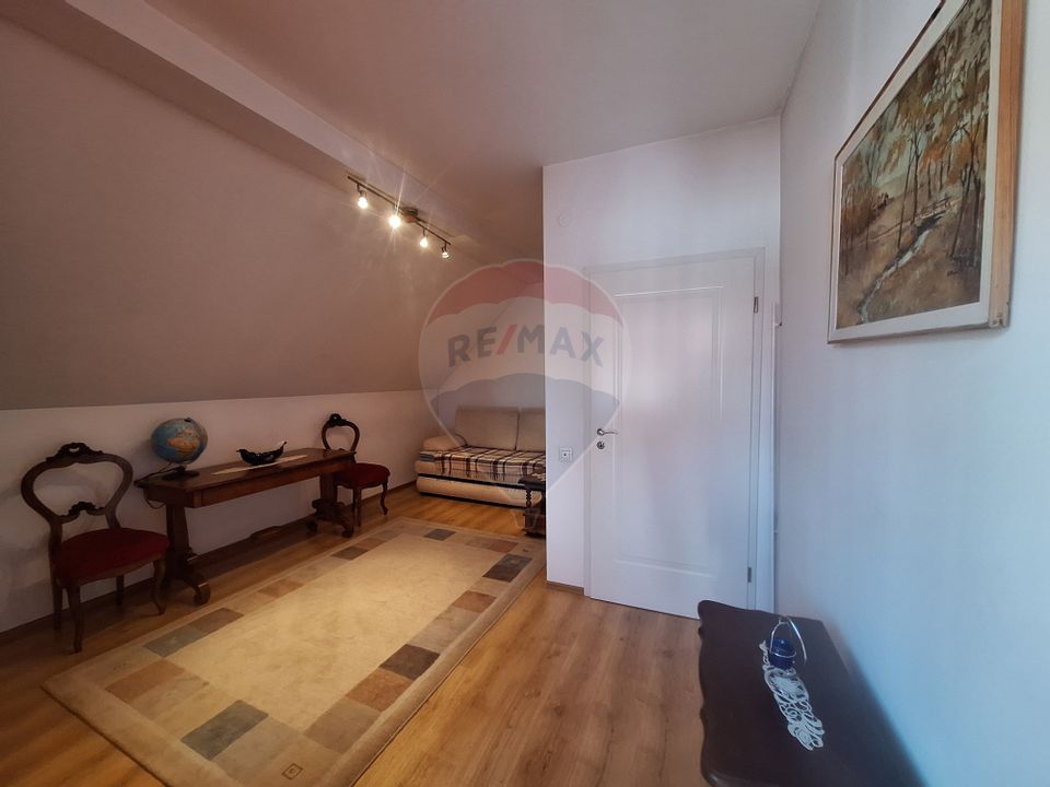 Vilă moderna cu gradina frumoasa, in zona Trei Stejari