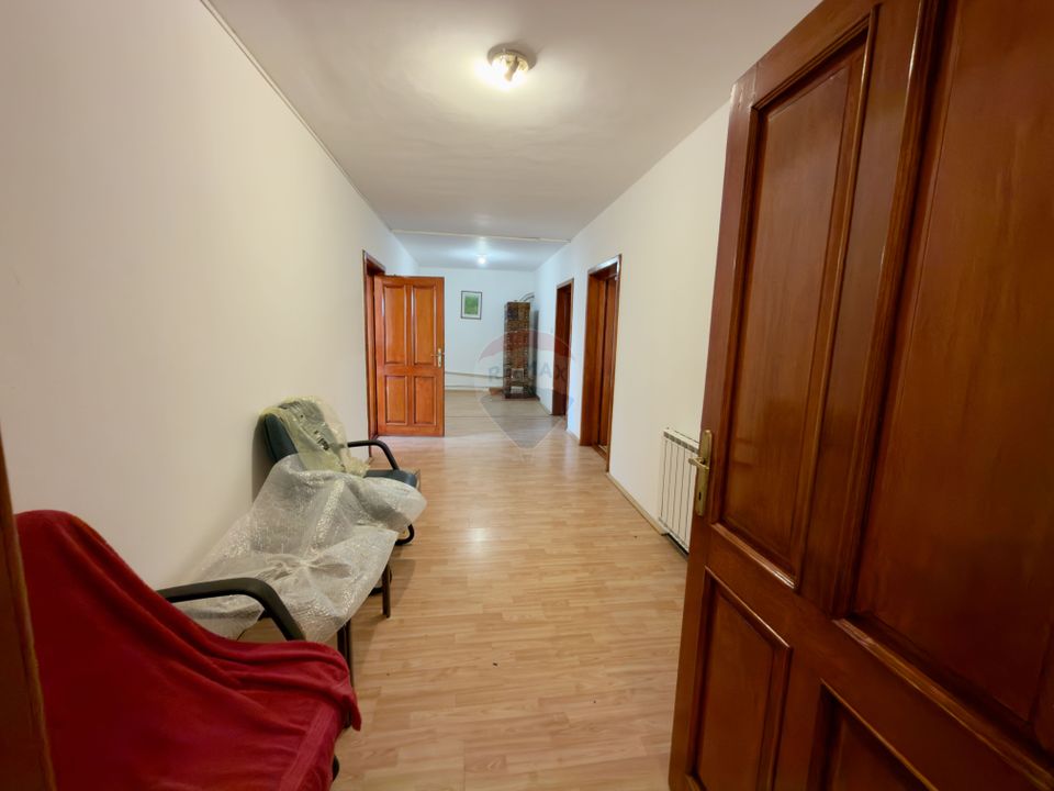 Casă / Vilă 8 camare cartier Beverly Hills Sanmartin