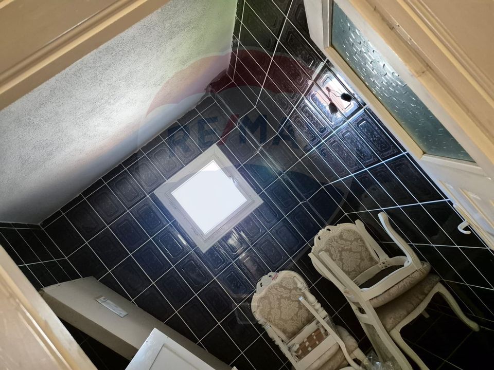 Casă / Vilă cu 6 camere de vânzare